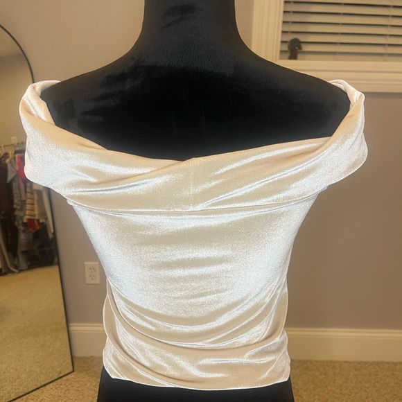 NWOT Reformation Velvet Off-Shoulder Tan Top- medium - Picture 6 of 8